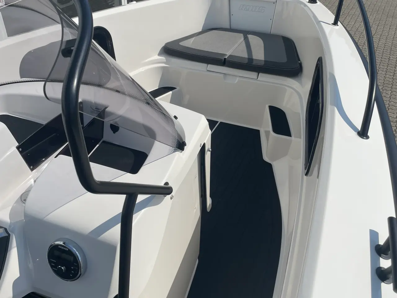 Billede 6 - 630VI Mid-C med F115 Mercury-EFI CT - S-Line udstyret.