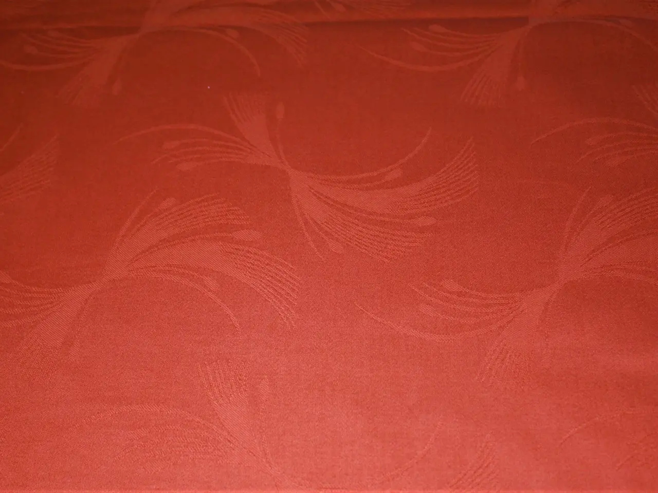 Billede 2 - Rustrød dug fra Juna, 132 x 300 cm