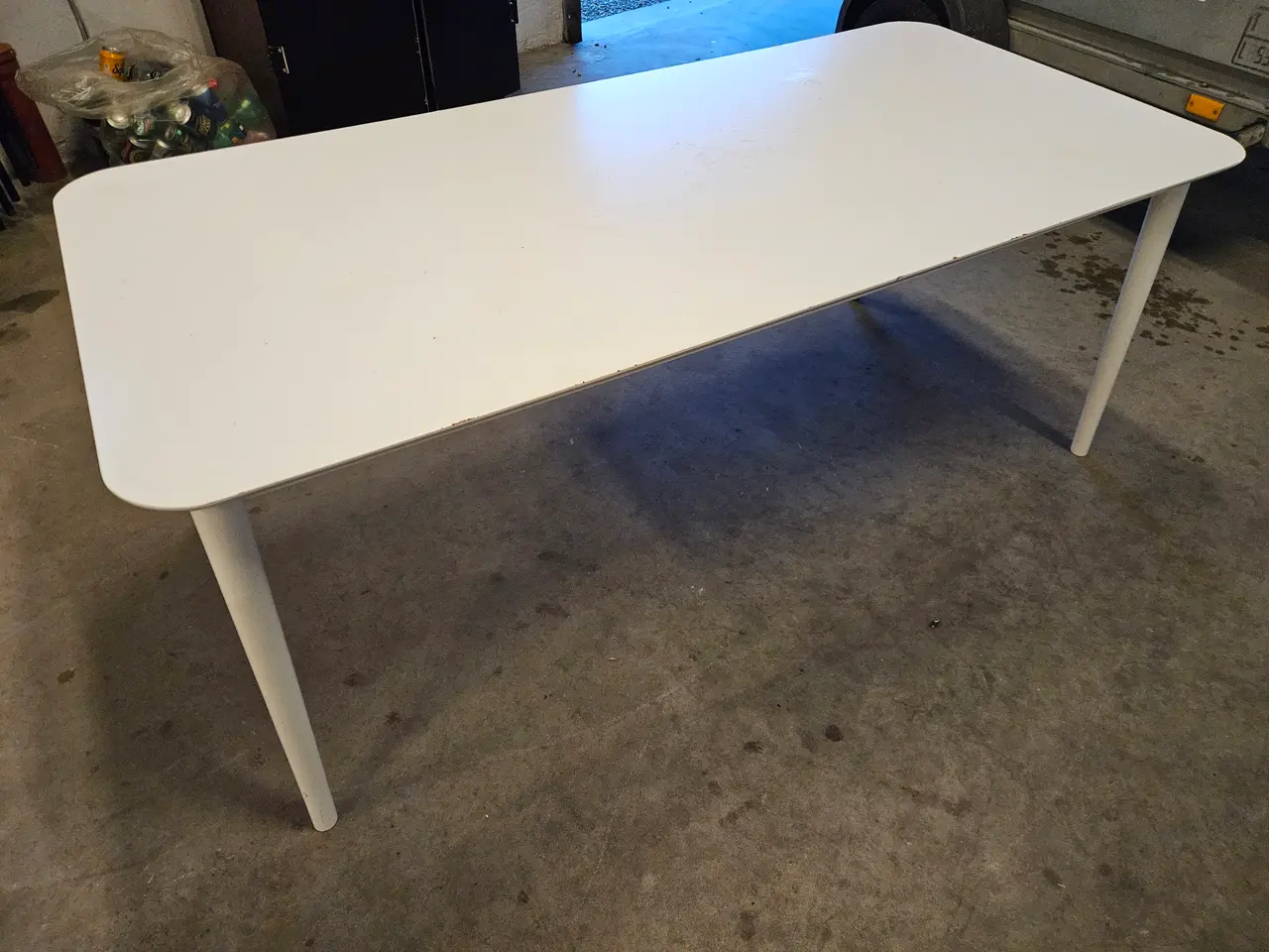 Billede 2 - Spisebord i hvid laminat