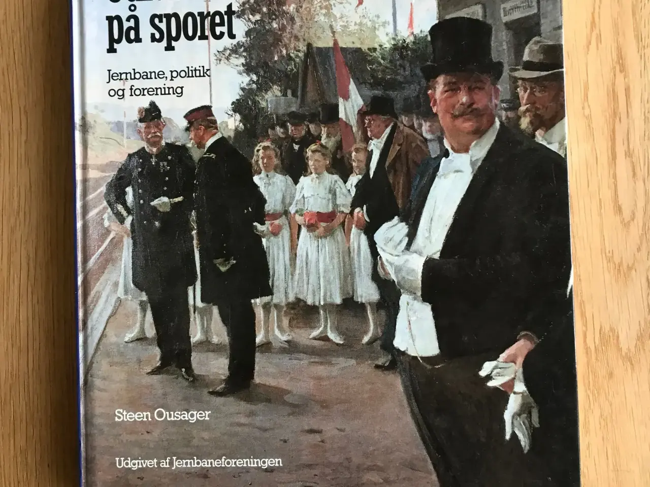 Billede 1 - Guldsnore på sporet - Jernbaneforeningen