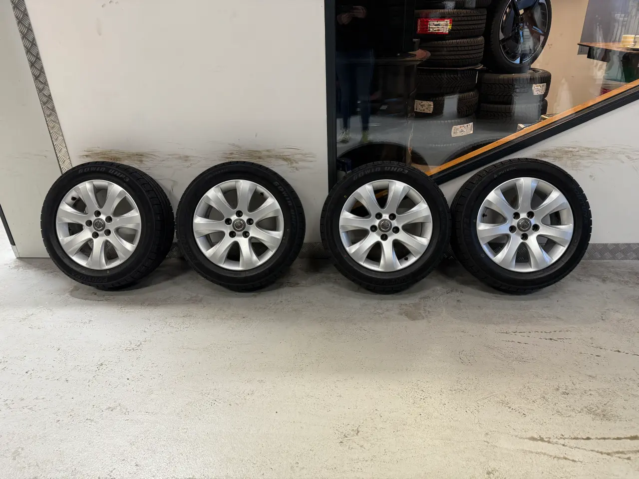 Billede 1 - Originale 16” Opel alufælge med nye vinterdæk