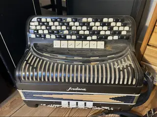 Diverse harmonikaer
