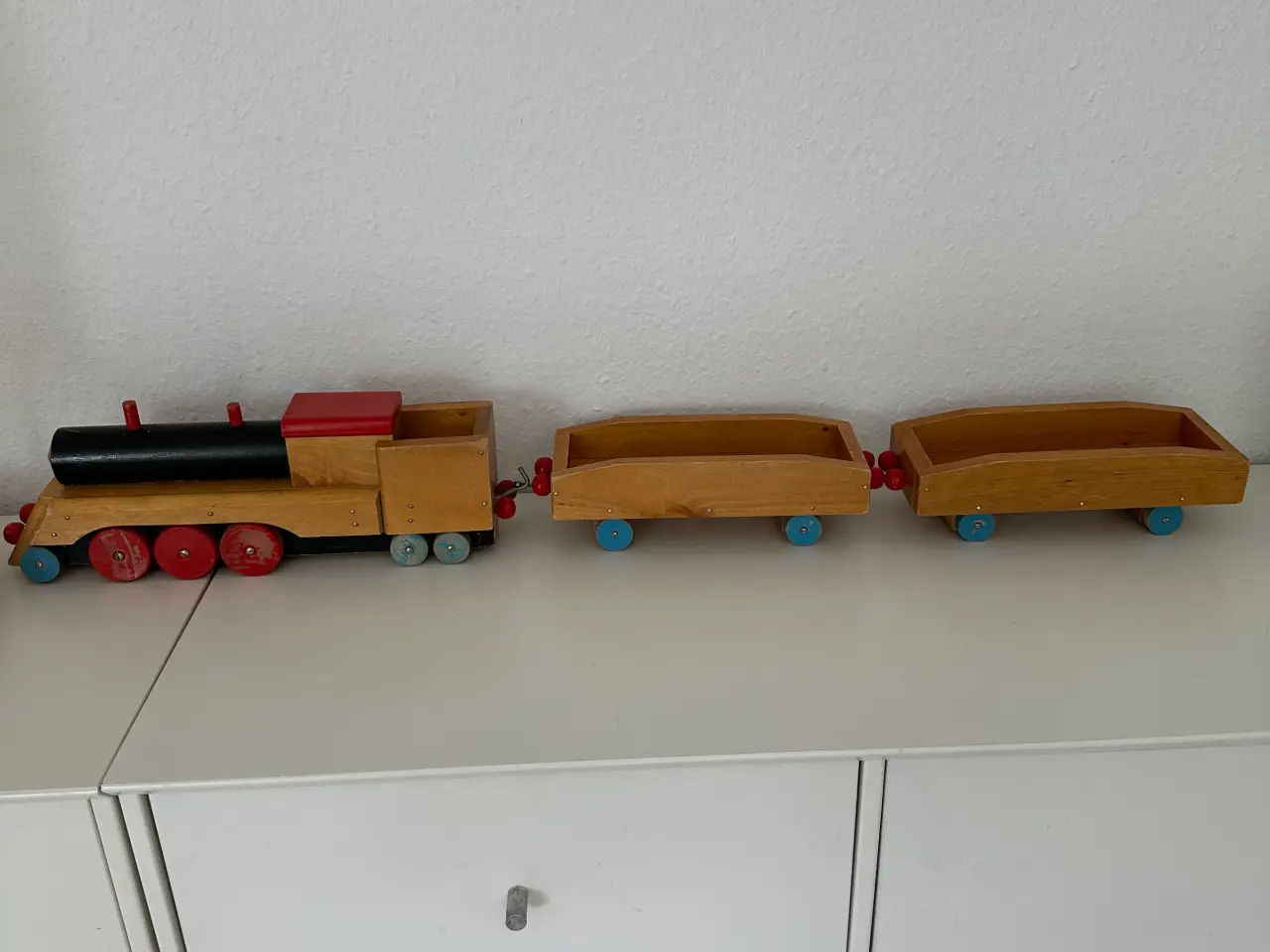 Billede 2 - Tog i træ med vogne
