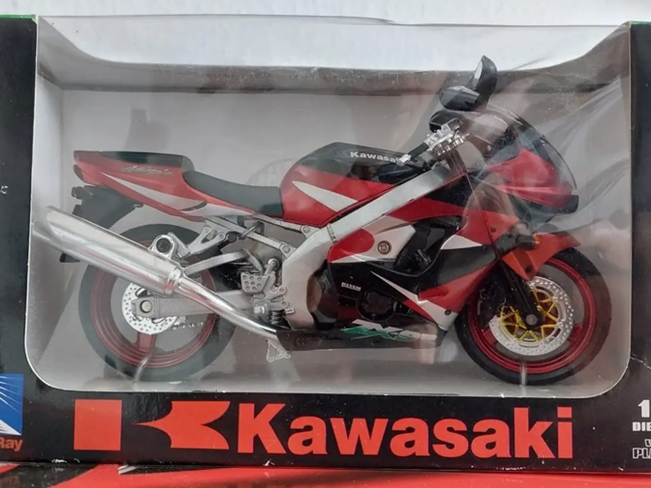 Billede 2 - Modelmotorcykel 1:12 Kawasaki