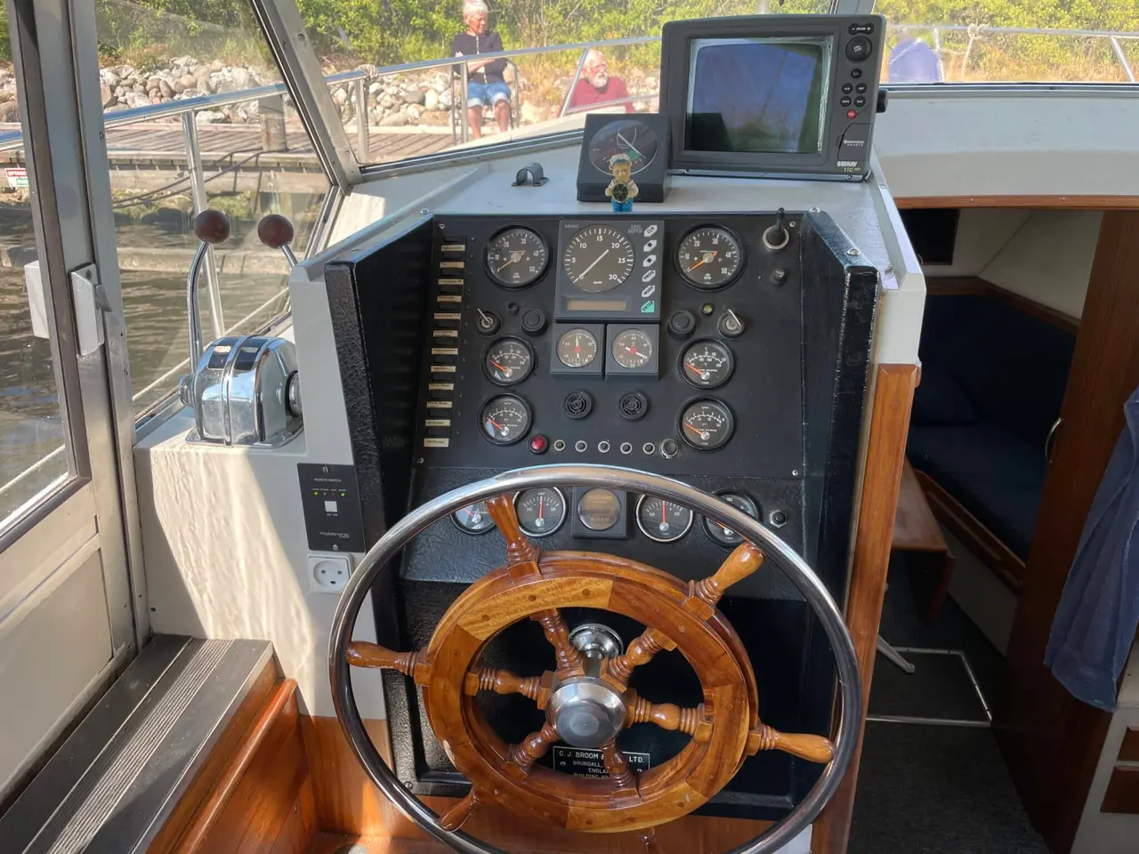 Billede 2 - Broom 35, funktionel motorbåd, billig bolig mv.