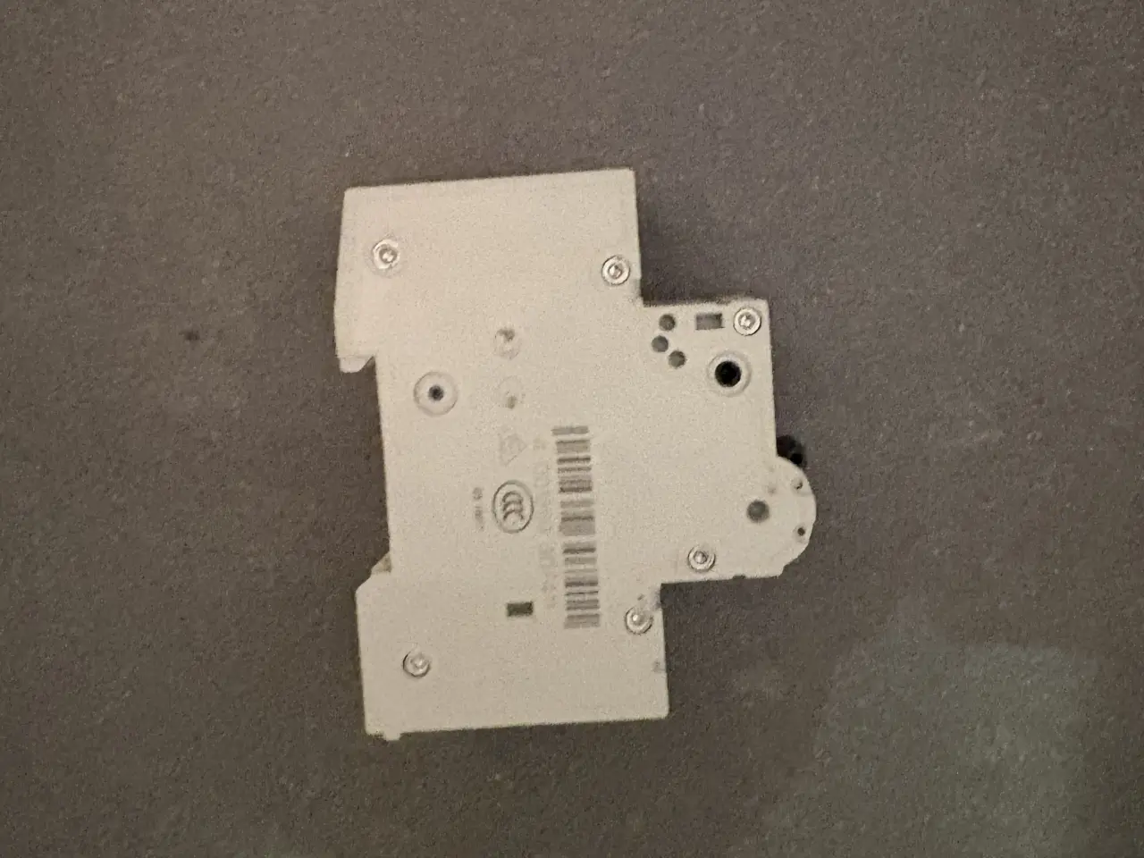 Billede 2 - Kombiafbryder Automat/PFI 300MA C 16A 1P+N 6kA 5SU