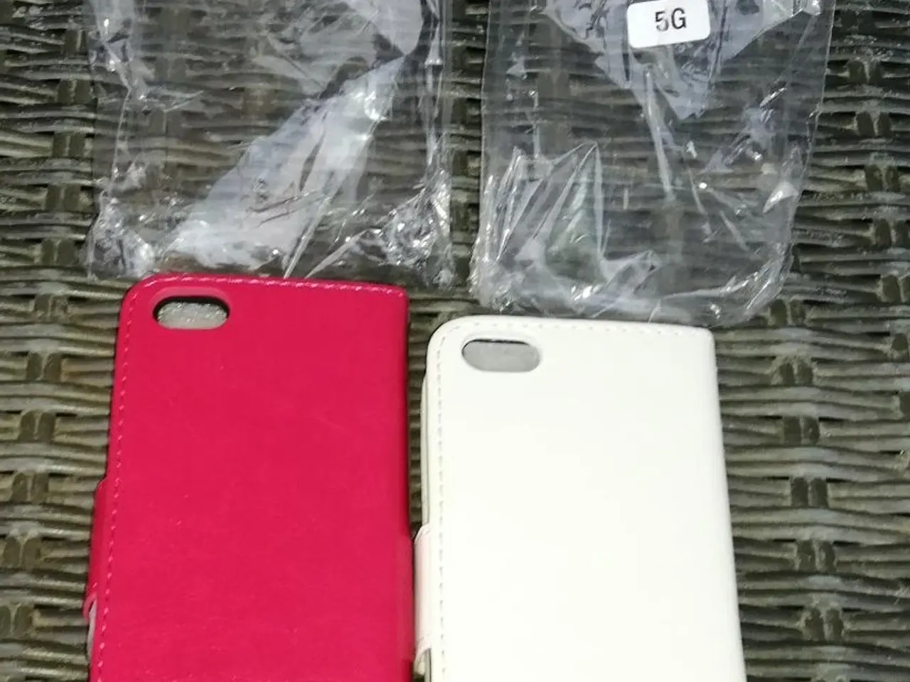 Billede 1 - 2 NYE IPHONE 5/5S/SE COVERS TIL KORT I SKIND