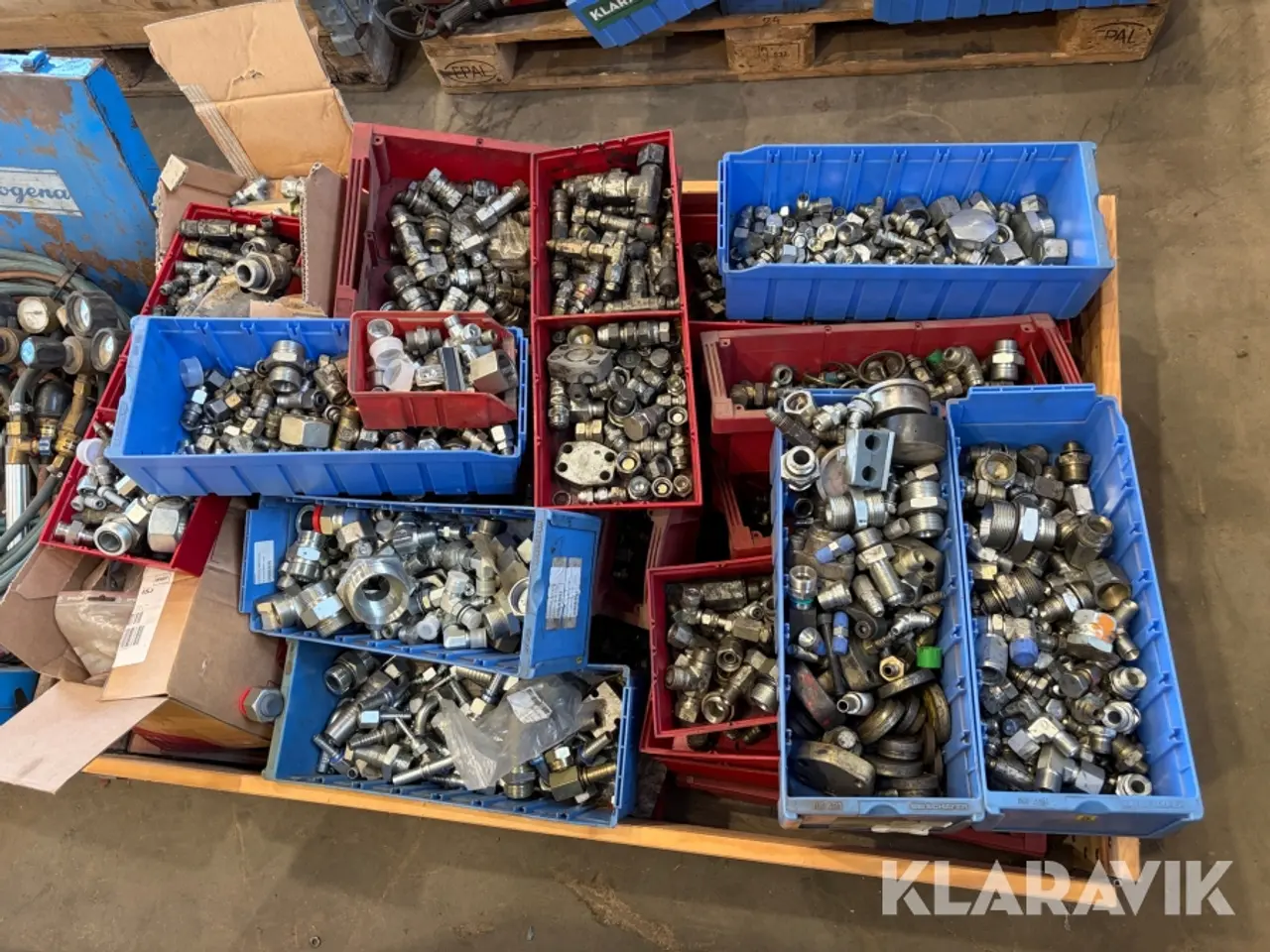 Billede 1 - Assorterede hydraulik fittings - cirka 30 kasser