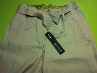 Ny "st-martins" bukser, str.S, 50kr