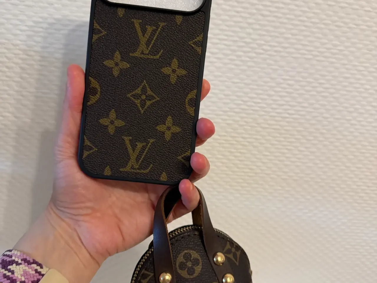 Billede 1 - Cover til iPhone 17 pro max med mini bag