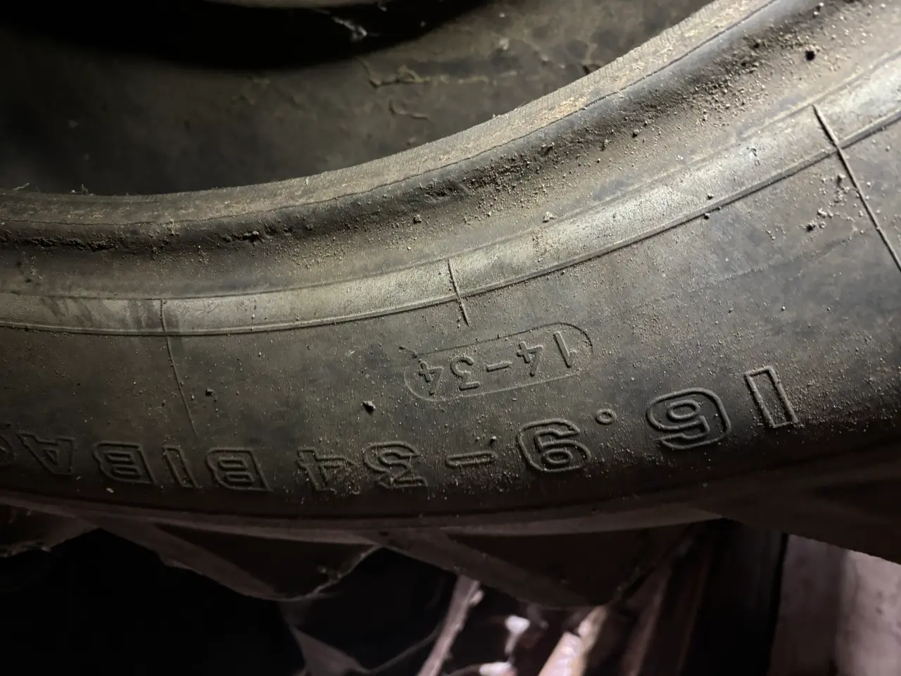 Billede 3 - Traktordæk, 16.9 34, Michelin