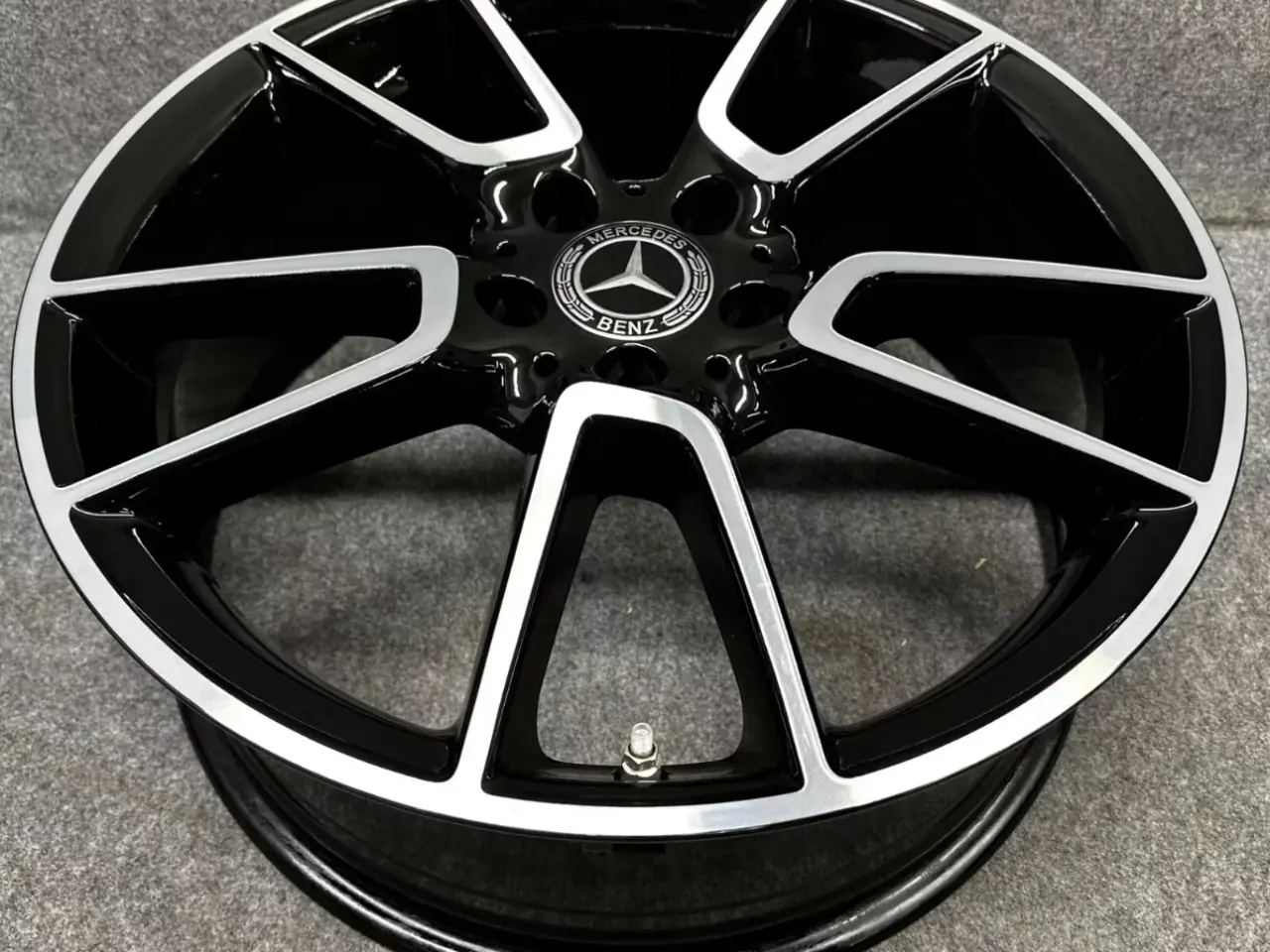 Billede 1 - ALUFÆLGE MERCEDES C 205 AMG 19"