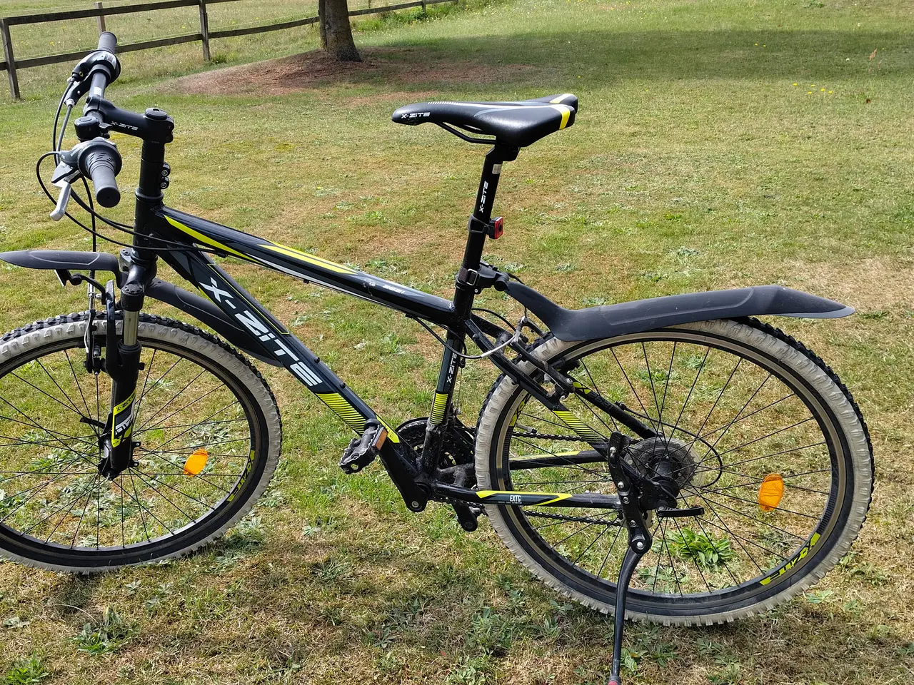 Billede 1 - Mountainbike 26". Sort med neongule afmærkninger