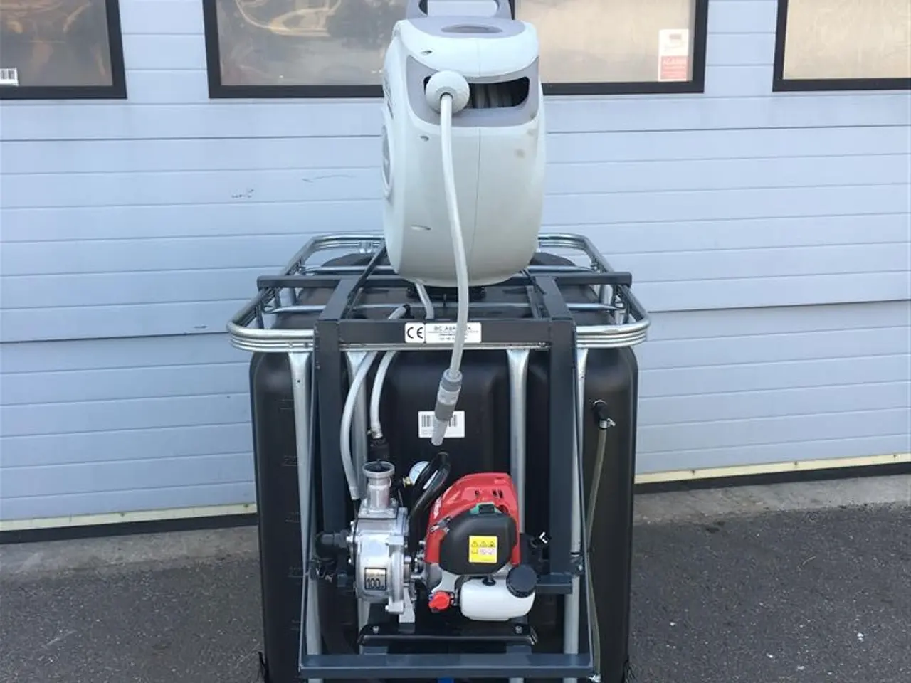 Billede 2 - - - - AB Vandtank med Honda motor og slange