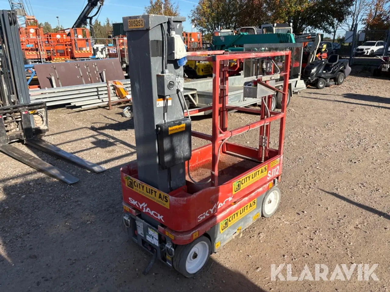 Billede 3 - Søjlelift SkyJack SJ12