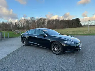 Tesla S70