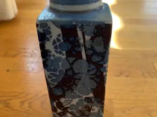 Firkantet Baca-vase fra Royal Copenhagen