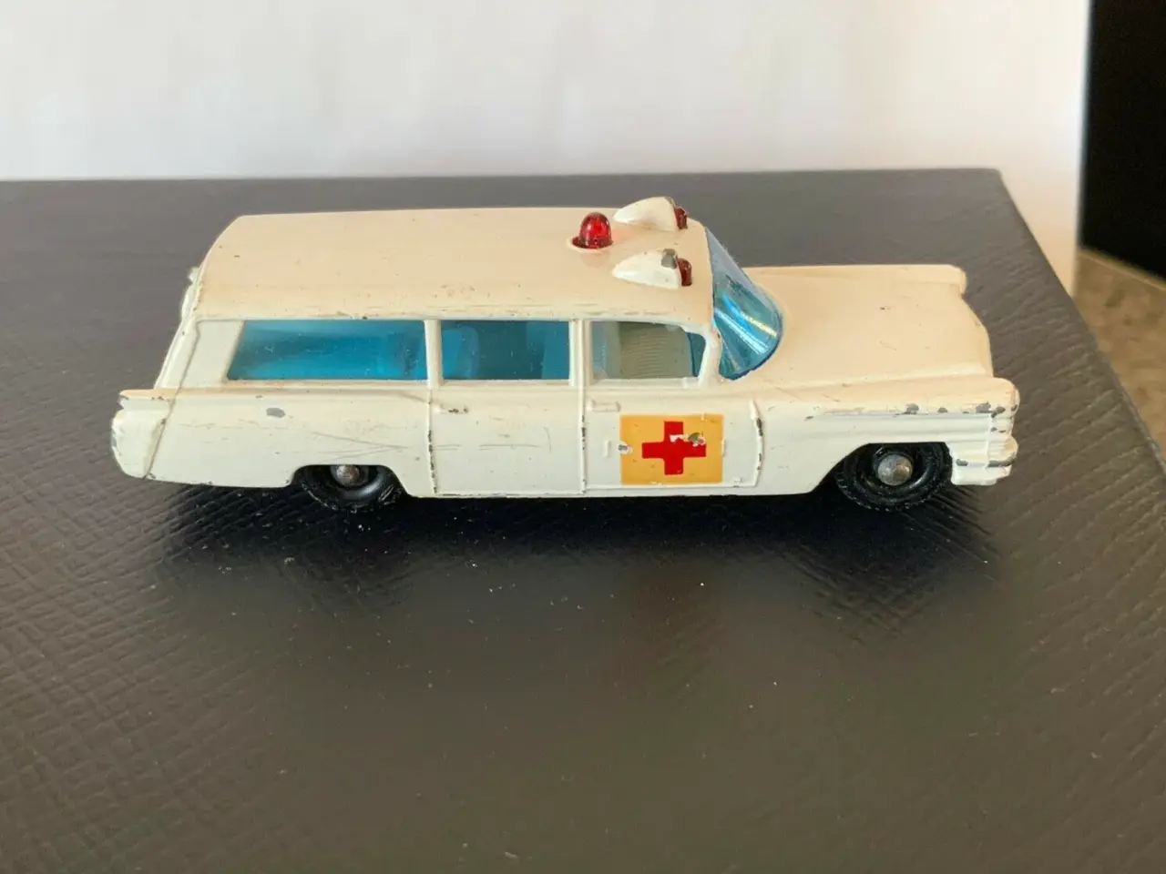 Billede 3 - Matchbox No. 54 S&S Cadillac Ambulance