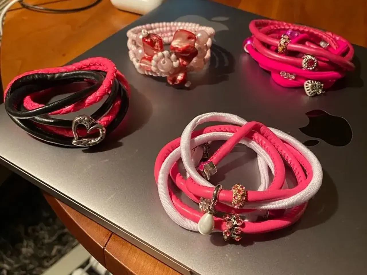 Billede 2 - Flotte armbånd