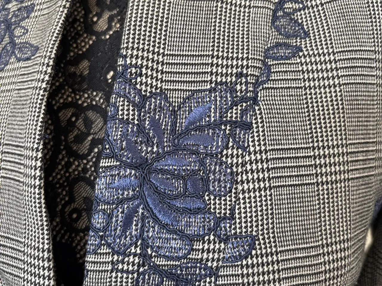 Billede 5 - Zara ternet blazer med mørkeblå blonder – Str. S