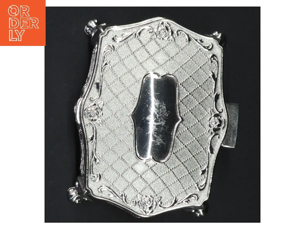 Billede 4 - Lille “sølv” skrin med foer af velour (str. 9 x. 6 cm)