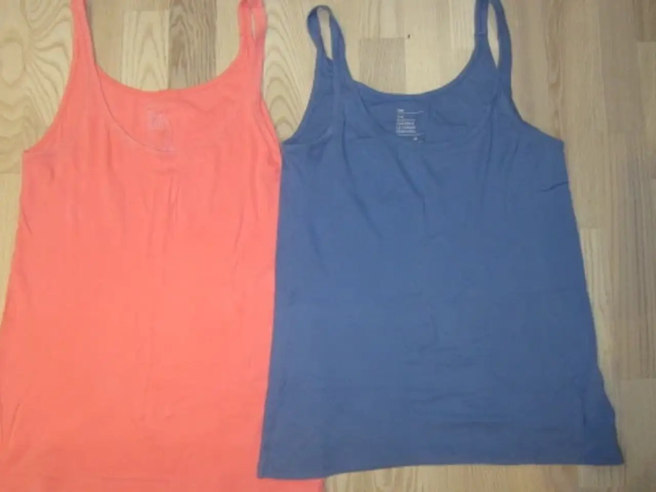 Billede 2 - Str. M/L, 2 toppe