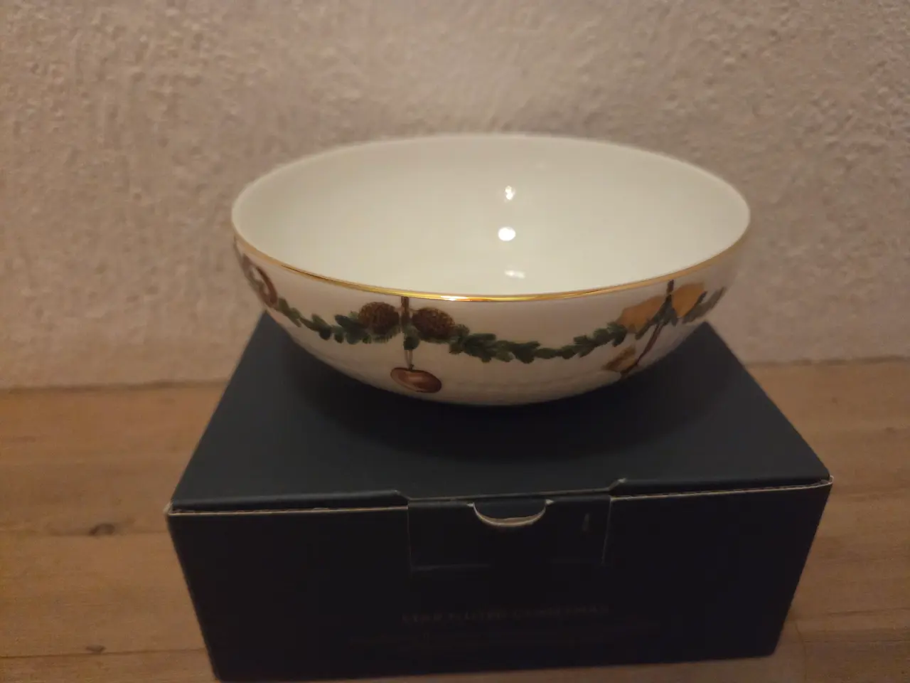 Billede 2 - Stjerne Riflet Juleskål fra RoyalCopenhagen
