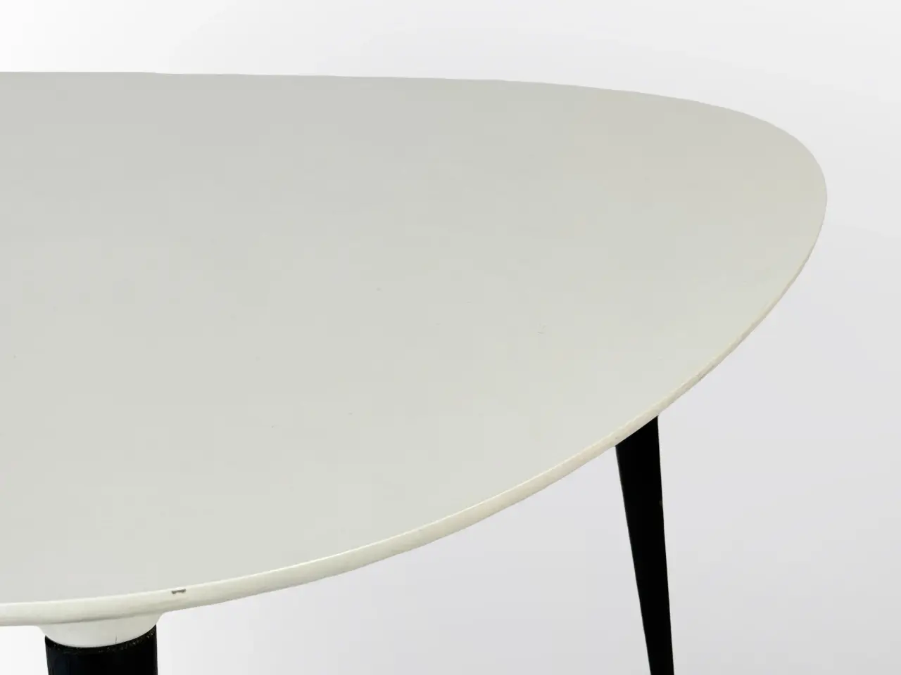 Billede 7 - Fredericia Furniture Icicle Sofabord – Hvid med Sort Stel 60x85x44 cm
