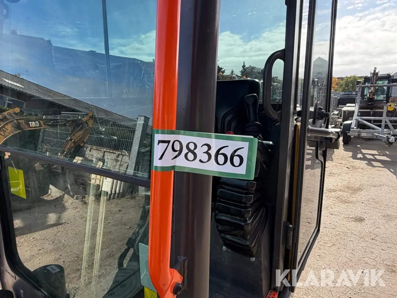 Billede 9 - Gravemaskine Volvo EC18E med 2 skovle og centralsmøring