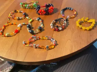 Nye knyttede armbånd