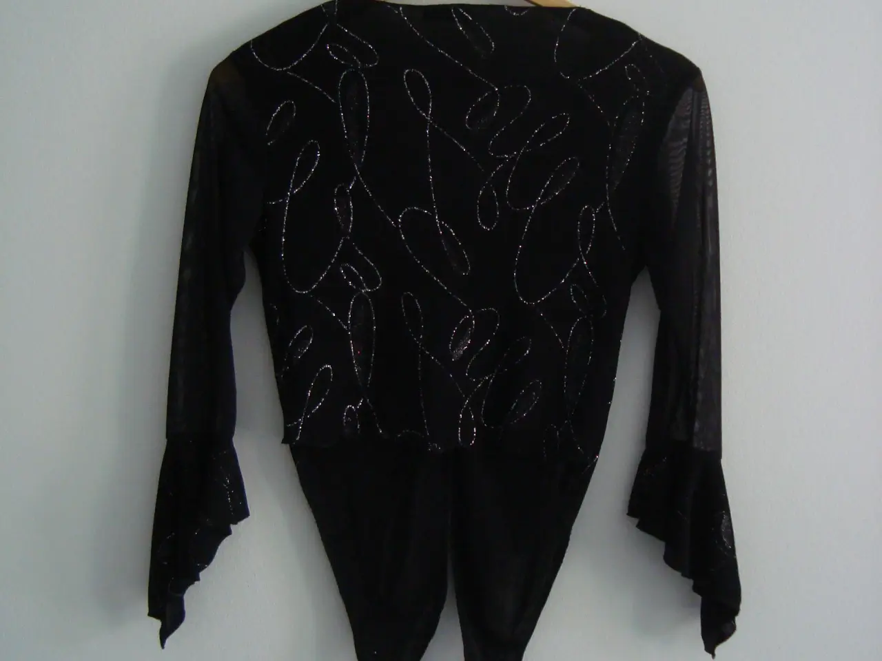 Billede 3 - Festbluse - Str. 38 / Medium