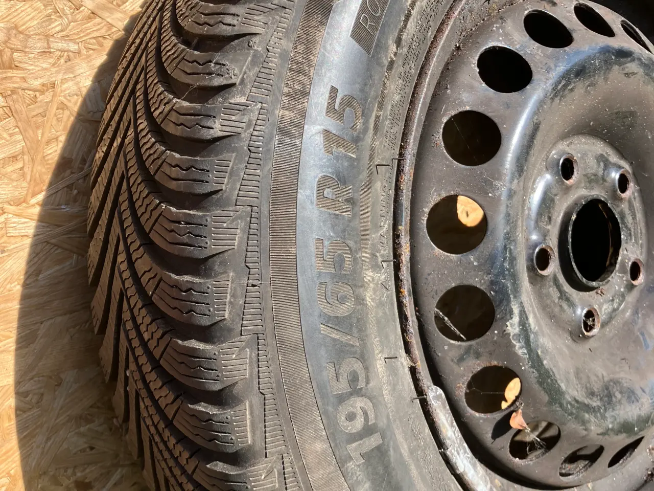 Billede 2 - Michelin vinterdæk på fælge 