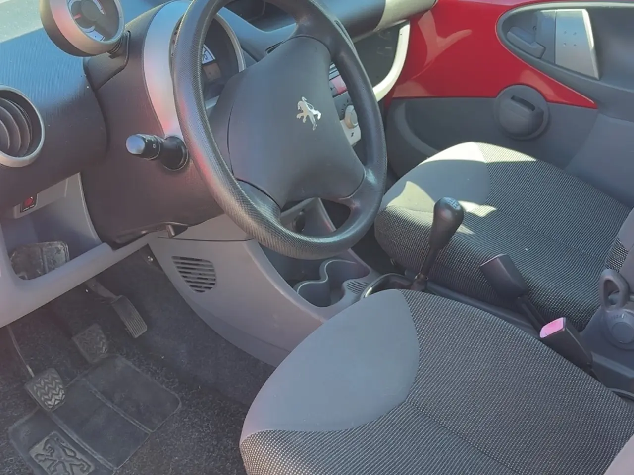 Billede 7 - Nysynet og velholdt Peugeot 107 sælges