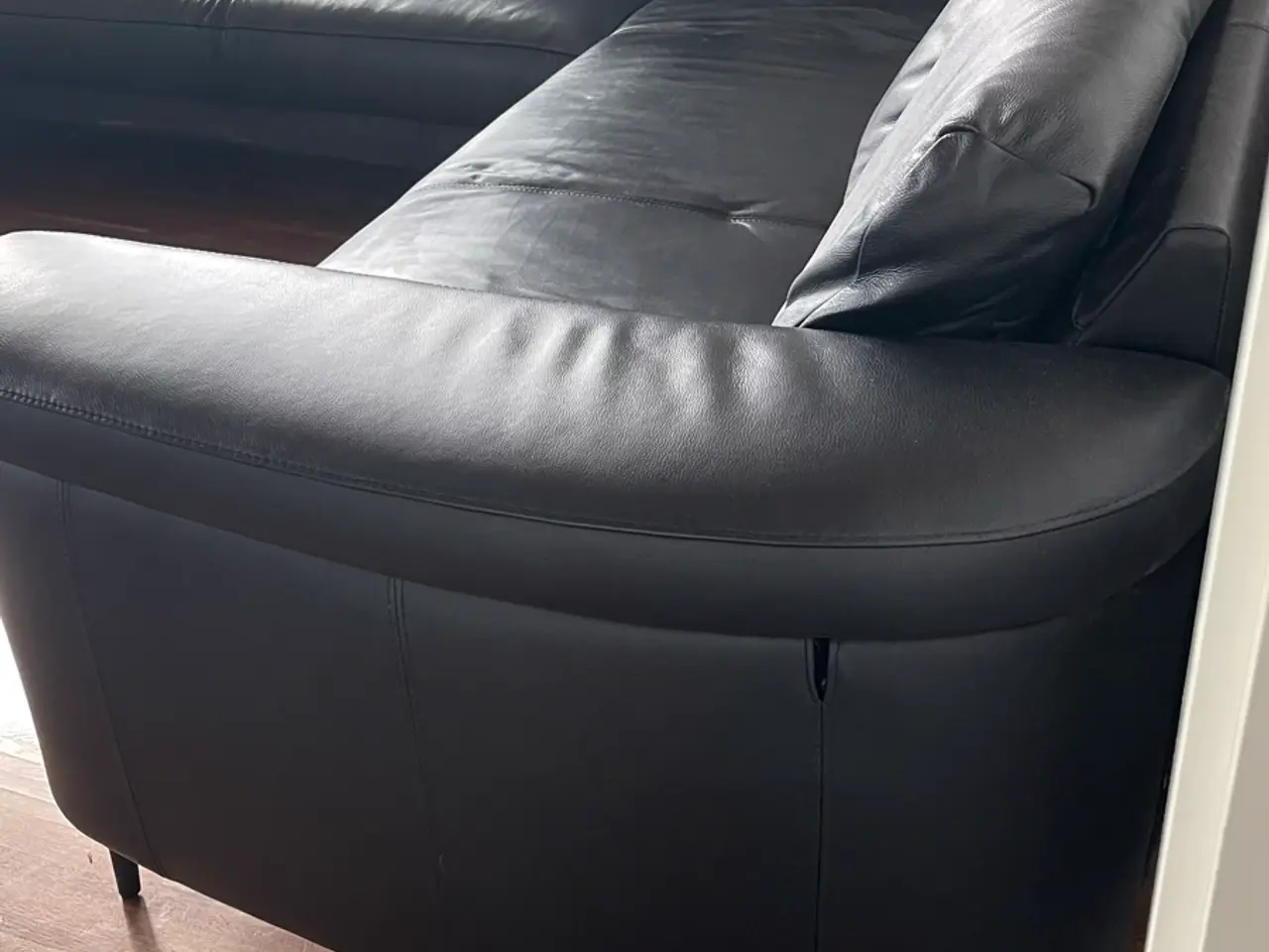 Billede 7 - Flot sort hjørnesofa sælges