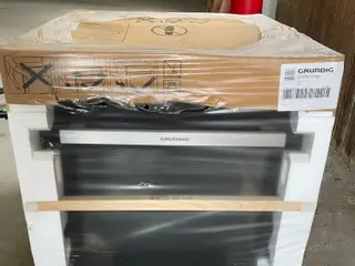 Aldrig ibrugtaget Grundig indbygningsovn