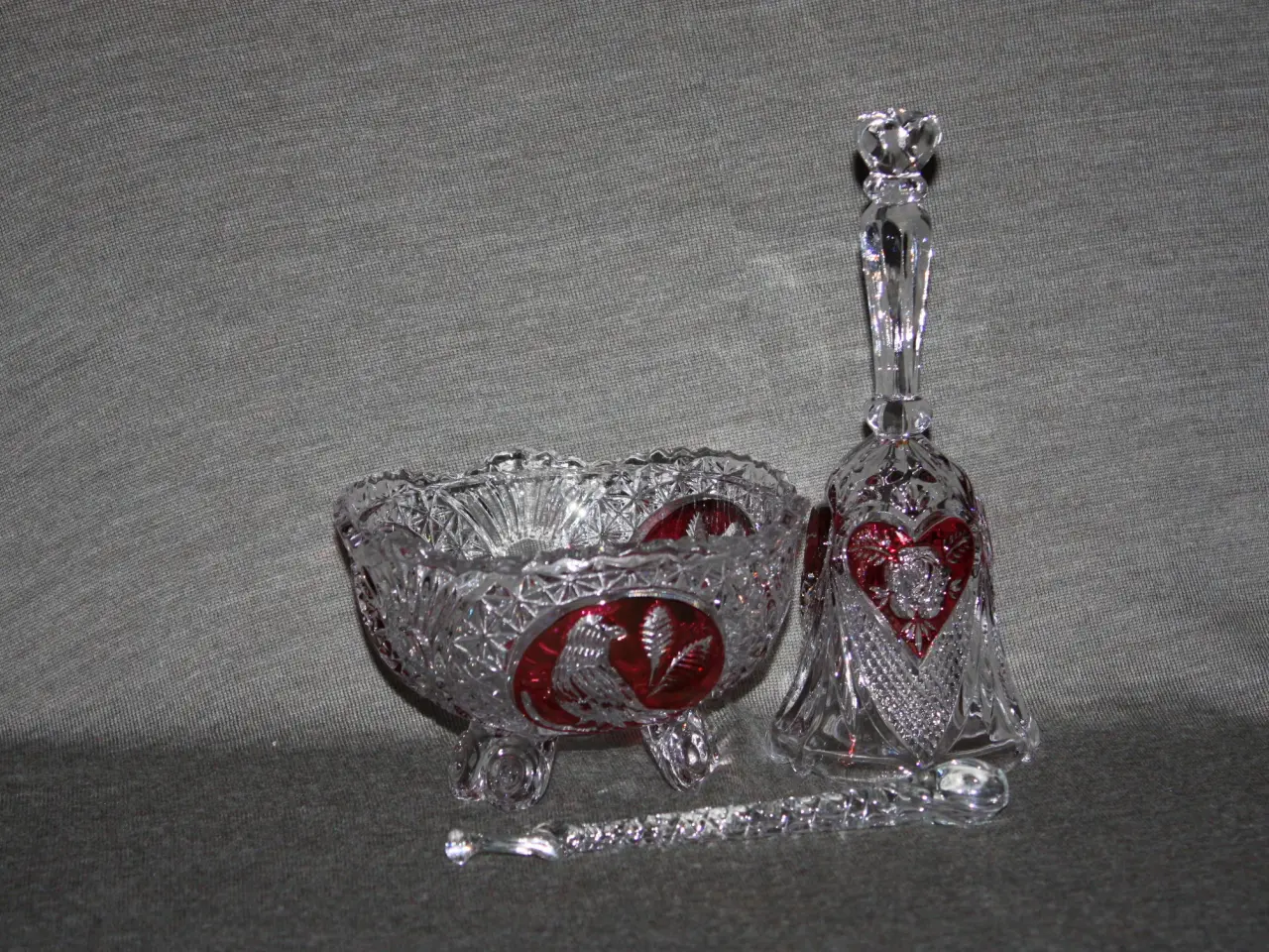 Billede 1 - Bøhmisk bonbon skål i krystal glas og med med fugl