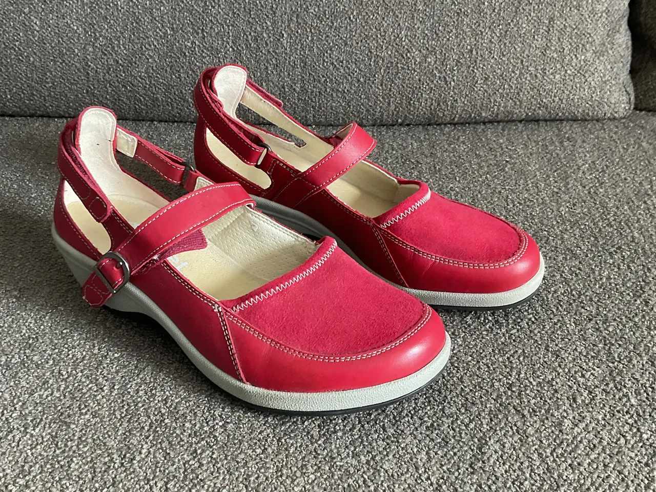Billede 4 - Nye New Feet sandaler i rød til damer, str. 38.