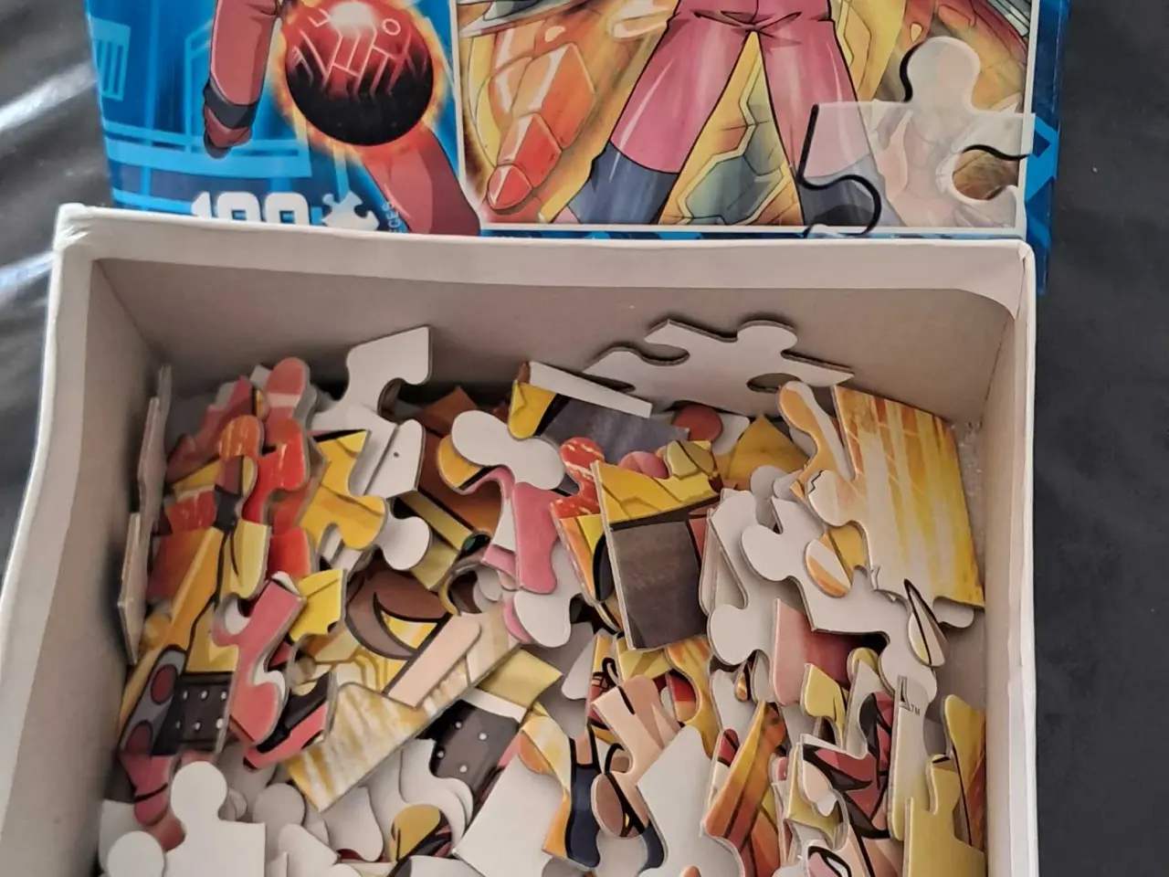 Billede 1 - Bakugan puslespil 100 brikker