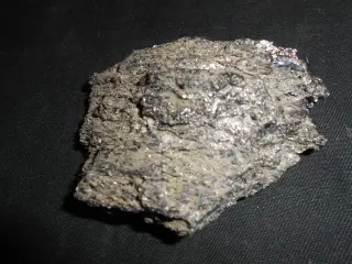 Pyrit rimelig stort stykke 8cm lang 3,5 cm høj