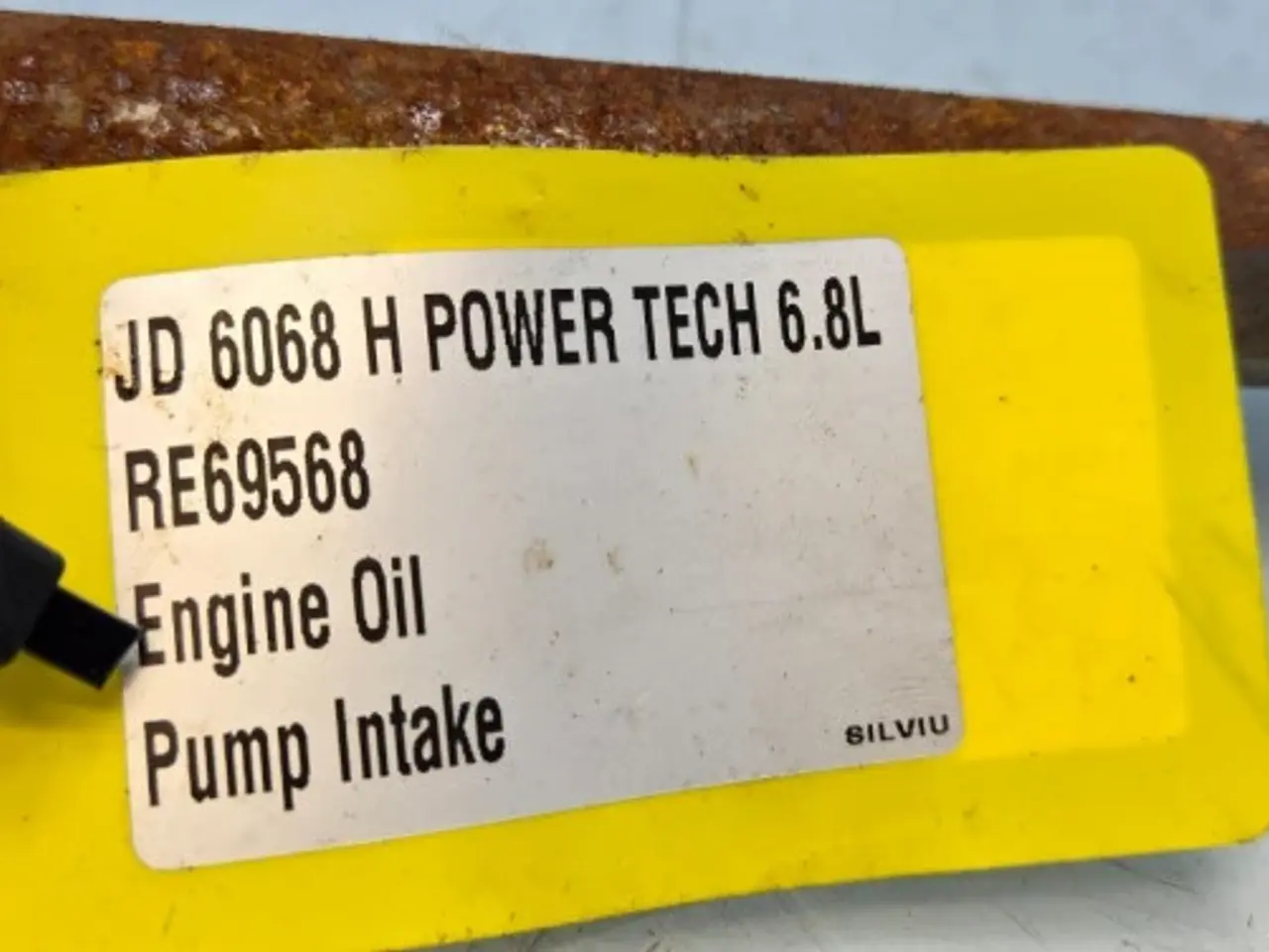 Billede 12 - John Deere  6068   Pumpe Indsugning   RE69568   