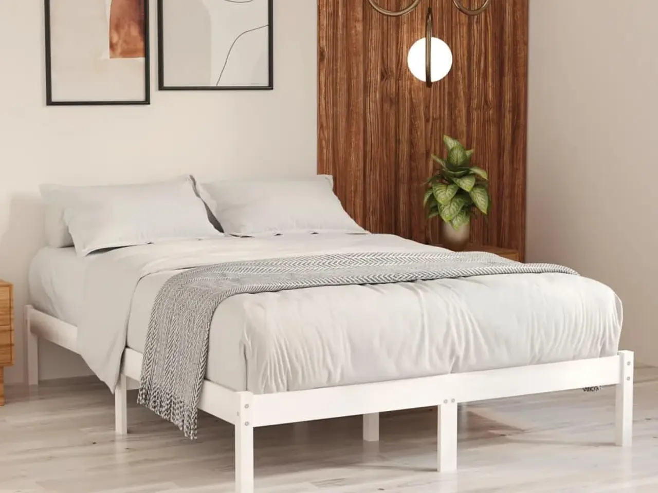 Billede 1 - Sengeramme i massivt fyrretræ 140 x 200 cm - hvid