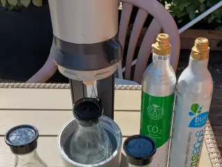 Sodastream Crystal Inkl. patron og 3 glas flasker