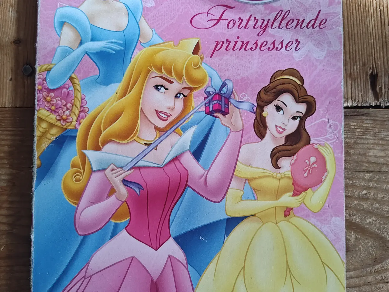 Billede 1 - Disney Prinsesser - Fortryllende prinsesser BOG