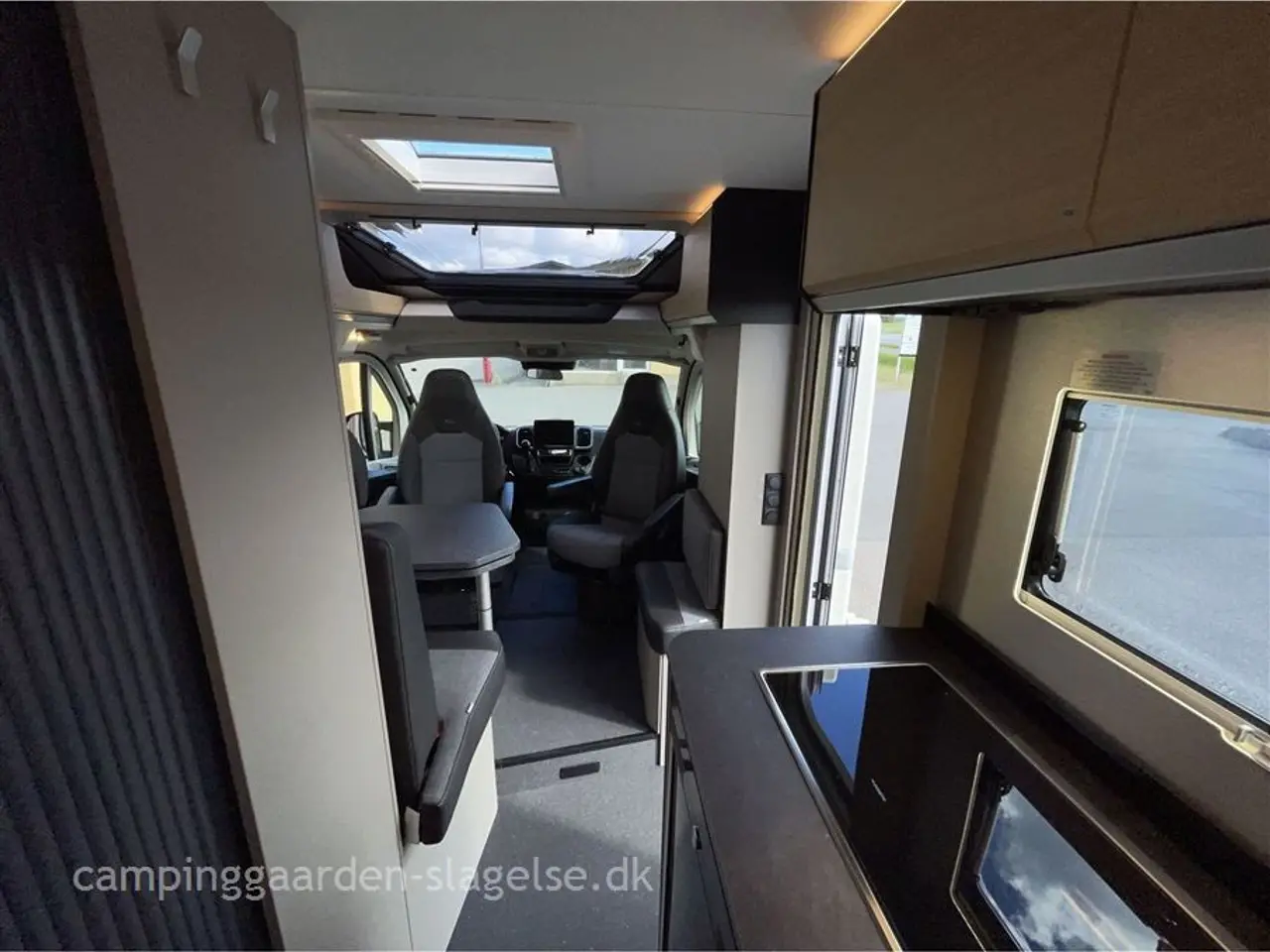 Billede 22 - 2027 - Adria Compact SL Select   Adria Compact SL Select – stor luksus i kompakt format