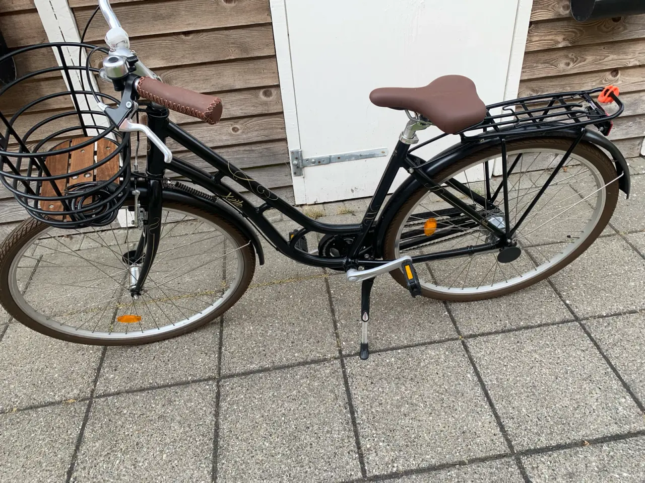 Billede 1 - Sort Damecykel 28