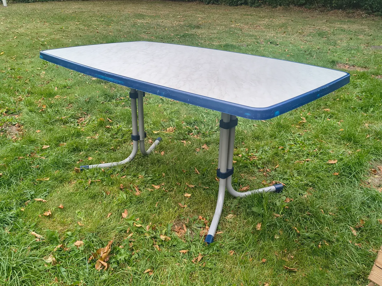 Billede 1 - Sammenklappelig spisebord