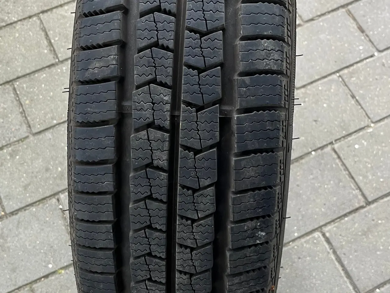 Billede 1 - Dæk 195/70R15C