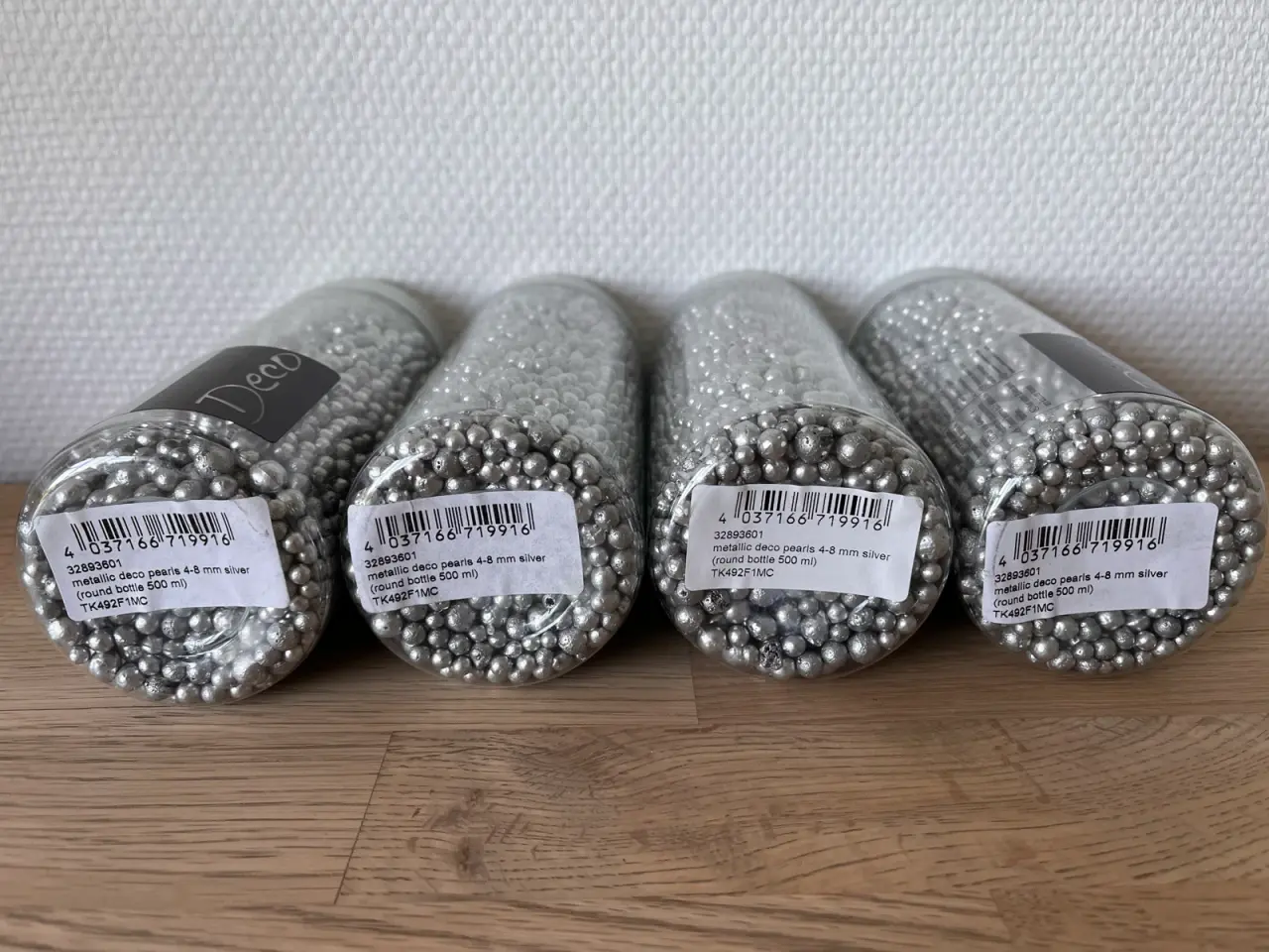 Billede 2 - Sølvfarvede dekorationsperler - 20 kr./stk.