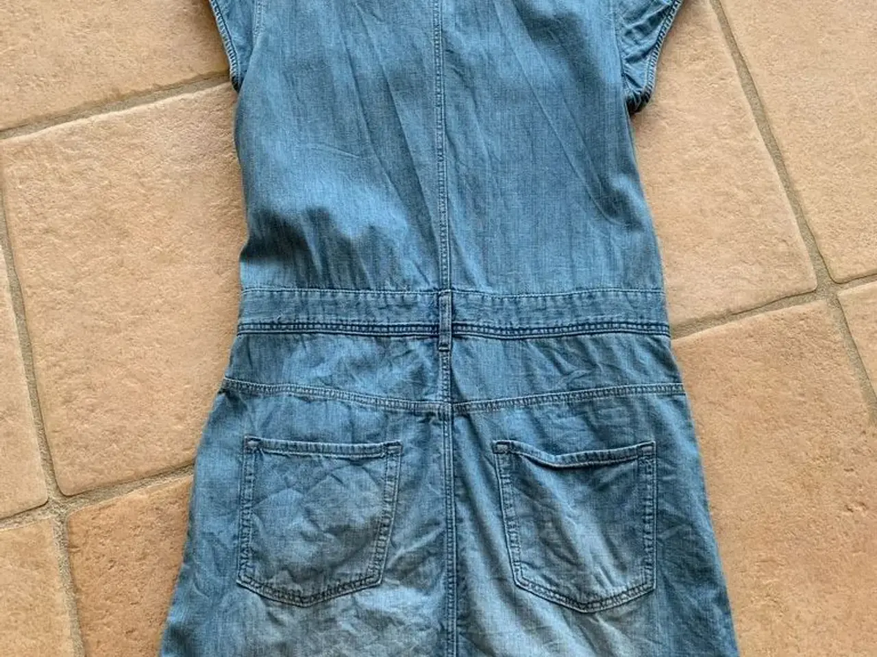 Billede 3 - H&M kjole i denim str. 170