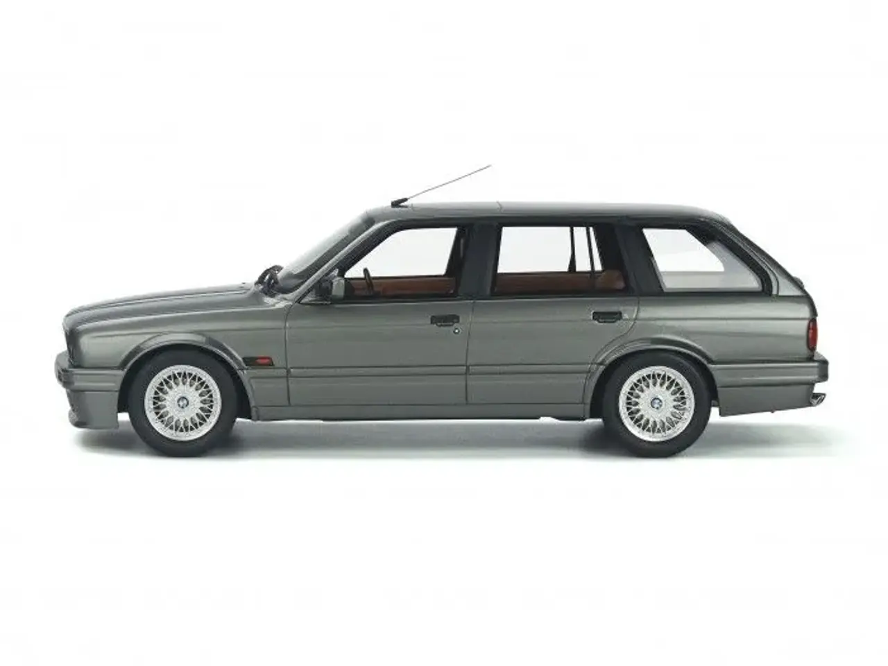 Billede 2 - 1991 BMW 325i M Pack 1:18 Type: E30 Touring